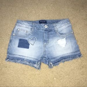 Arizona Jean Co. Light wash “shortie” girls shorts